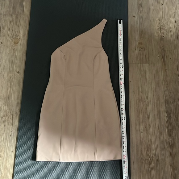 NWT🍀GAUGE81
Colorado One-Shoulder Mini Dress - Picture 9 of 11